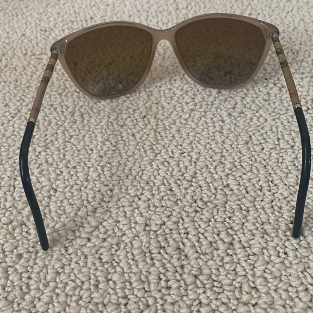 Authentic vintage Burberry sunglasses - Picture 4 of 9